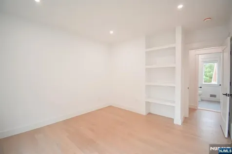 28 Prospect Street Palisades Park NJ 07650