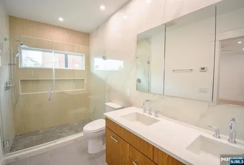 28 Prospect Street Palisades Park NJ 07650