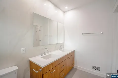 28 Prospect Street Palisades Park NJ 07650