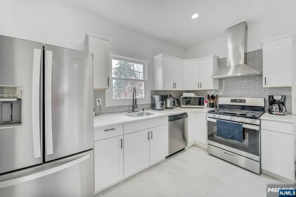 106 Paine Avenue Irvington NJ 07111