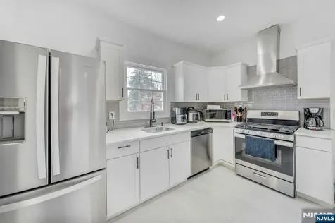 106 Paine Avenue Irvington NJ 07111