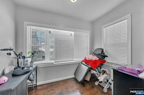 106 Paine Avenue Irvington NJ 07111