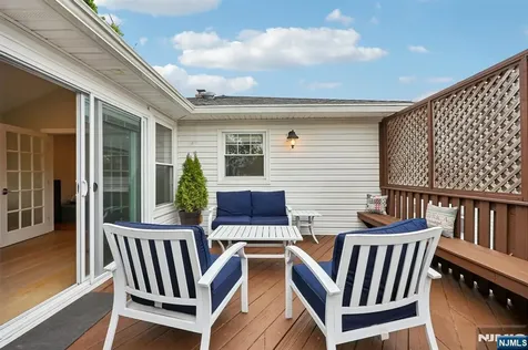 88 Stelling Avenue Maywood NJ 07607