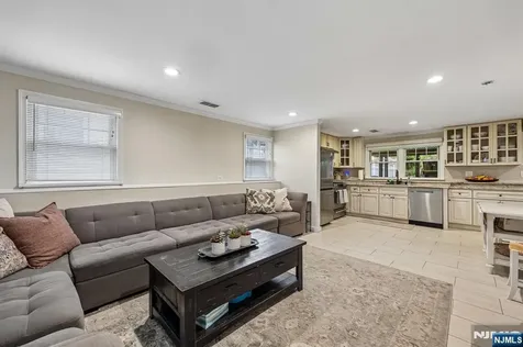 88 Stelling Avenue Maywood NJ 07607