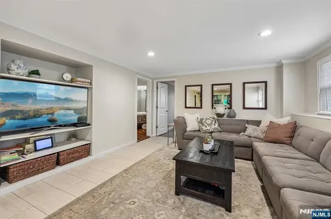 88 Stelling Avenue Maywood NJ 07607