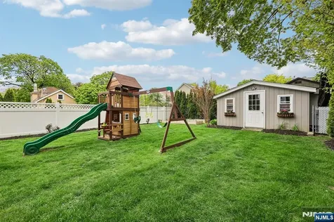88 Stelling Avenue Maywood NJ 07607