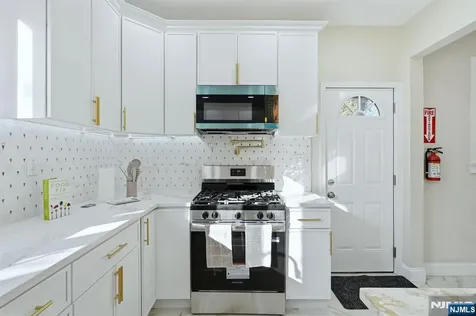 33 Midland Avenue East Orange NJ 07017