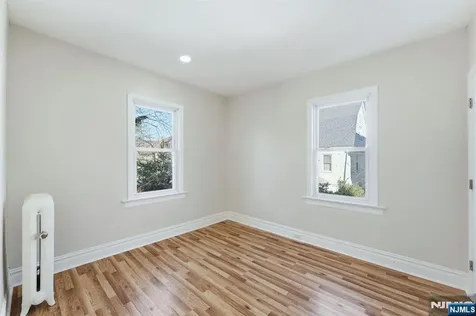 33 Midland Avenue East Orange NJ 07017