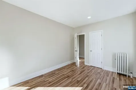33 Midland Avenue East Orange NJ 07017