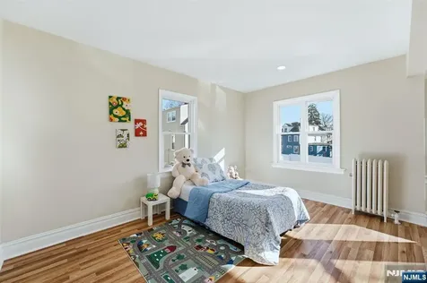 33 Midland Avenue East Orange NJ 07017