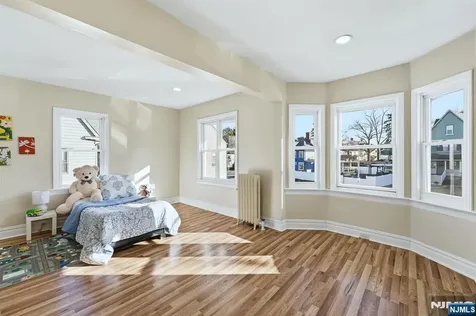33 Midland Avenue East Orange NJ 07017