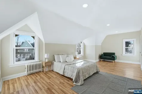 33 Midland Avenue East Orange NJ 07017