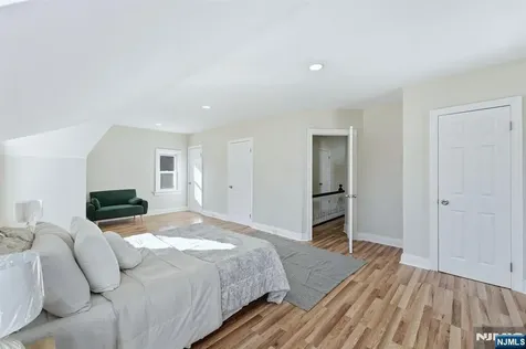 33 Midland Avenue East Orange NJ 07017