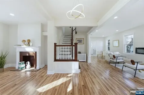 33 Midland Avenue East Orange NJ 07017