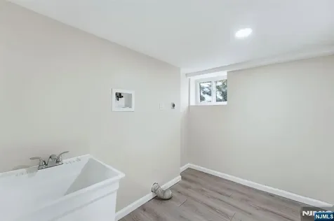 33 Midland Avenue East Orange NJ 07017