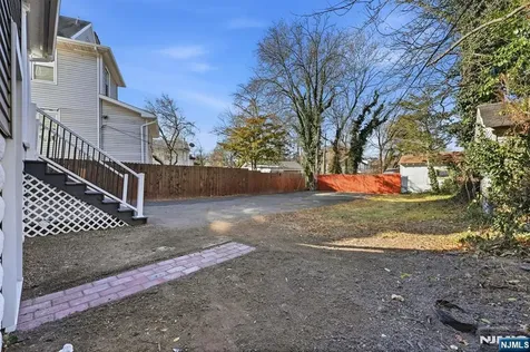 33 Midland Avenue East Orange NJ 07017