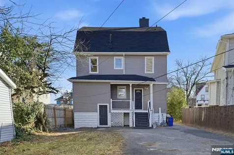 33 Midland Avenue East Orange NJ 07017