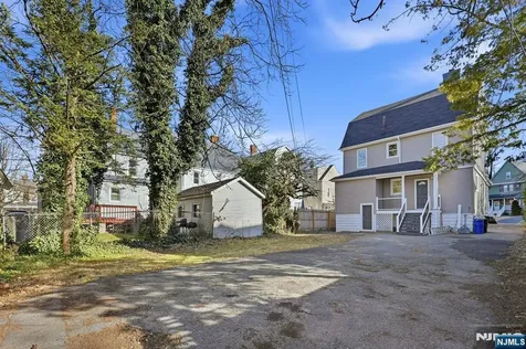 33 Midland Avenue East Orange NJ 07017