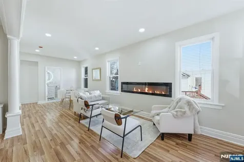 33 Midland Avenue East Orange NJ 07017