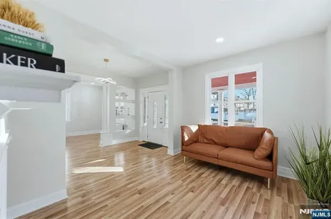 33 Midland Avenue East Orange NJ 07017