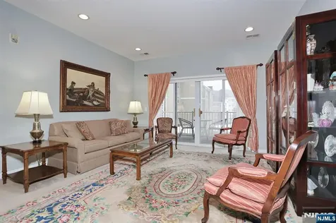 8212 Warrens Way Wanaque NJ 07465