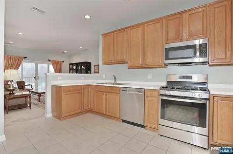 8212 Warrens Way Wanaque NJ 07465