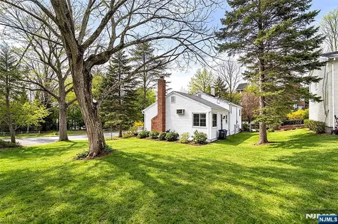 44 Knickerbocker Road Cresskill NJ 07626