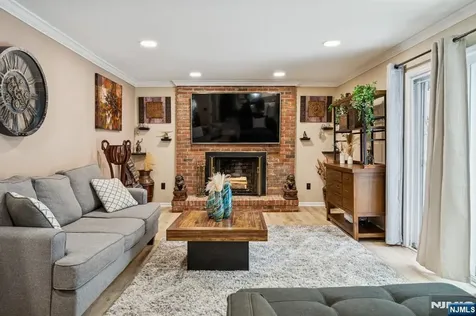 29 Woodside Drive Rockaway Township NJ 07866