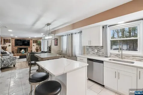 29 Woodside Drive Rockaway Township NJ 07866