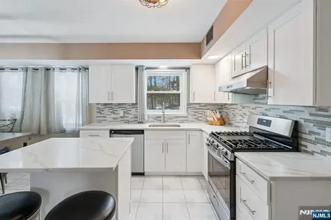 29 Woodside Drive Rockaway Township NJ 07866
