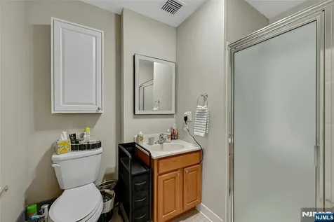 189 Forest Avenue Paramus NJ 07652