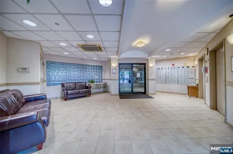 189 Forest Avenue Paramus NJ 07652