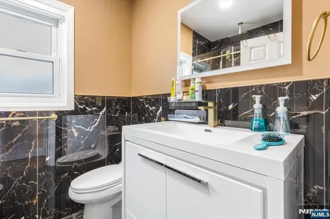 9 Wayne Place Nutley NJ 07110