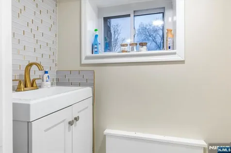 9 Wayne Place Nutley NJ 07110