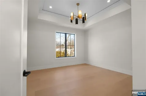 40 Godfrey Terrace Glen Rock NJ 07452