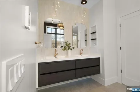 40 Godfrey Terrace Glen Rock NJ 07452