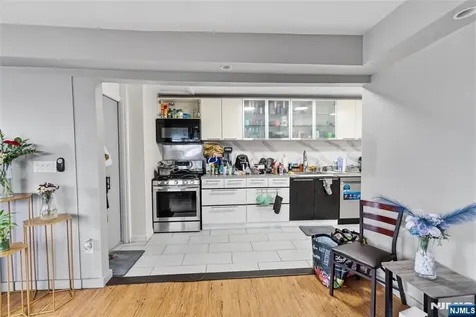 82 Garfield Avenue Jersey City NJ 07305