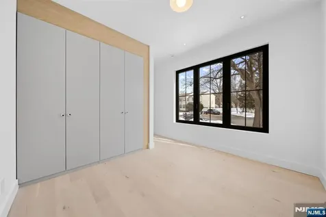 23 Cherry Court Cresskill NJ 07626
