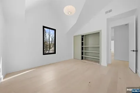 23 Cherry Court Cresskill NJ 07626