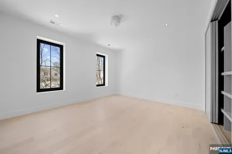 23 Cherry Court Cresskill NJ 07626