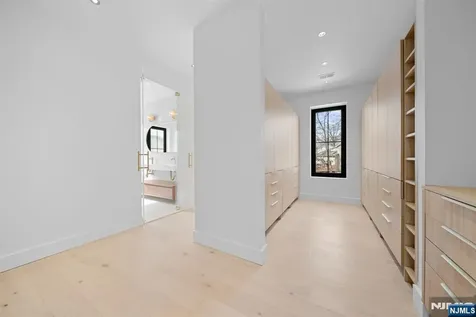23 Cherry Court Cresskill NJ 07626