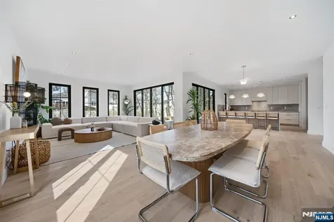 23 Cherry Court Cresskill NJ 07626