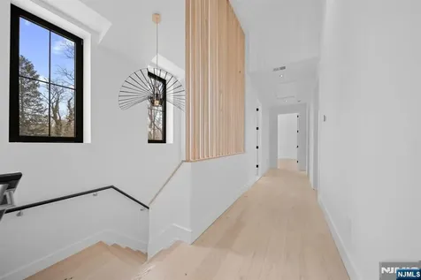 23 Cherry Court Cresskill NJ 07626