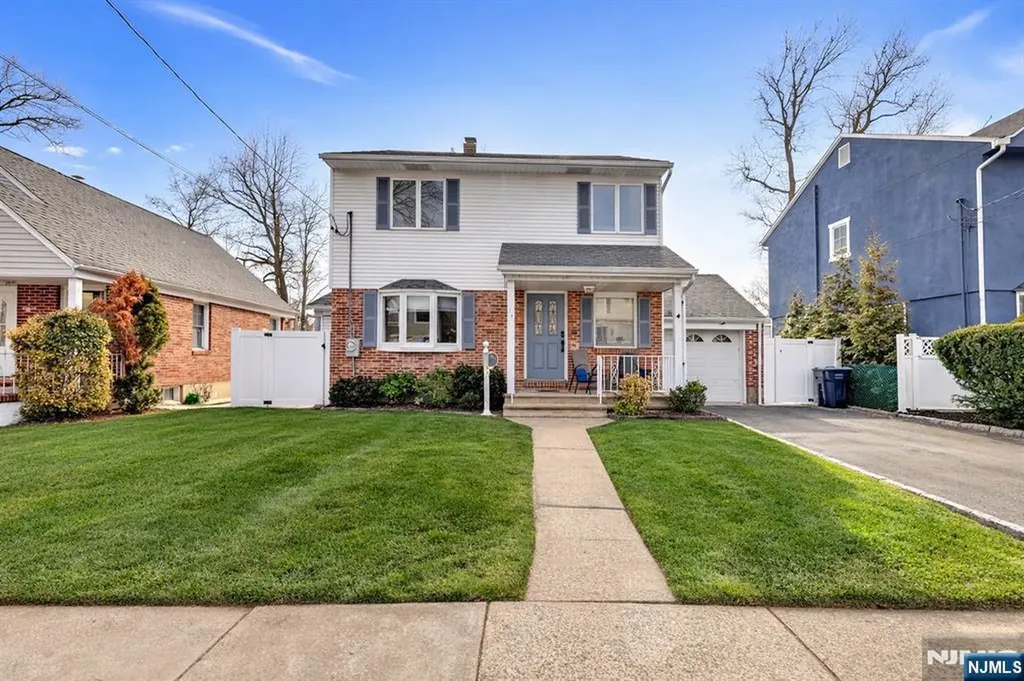 119 Sussex Road Bergenfield NJ 07621