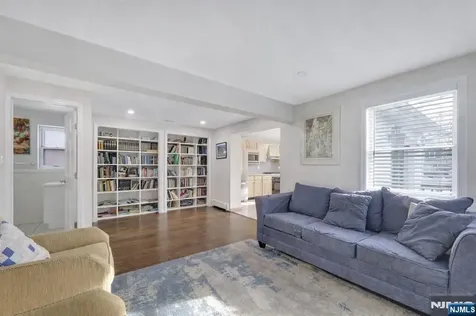 119 Sussex Road Bergenfield NJ 07621