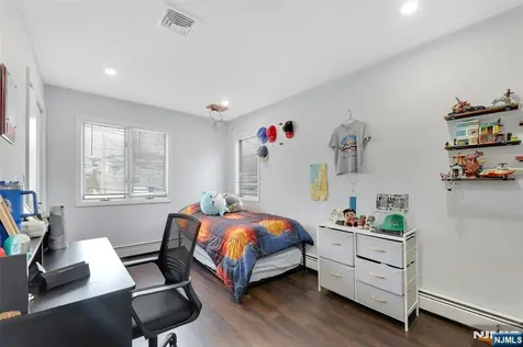 119 Sussex Road Bergenfield NJ 07621