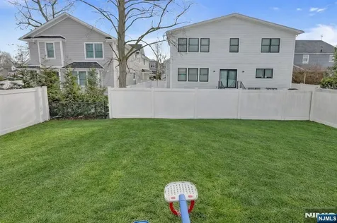 119 Sussex Road Bergenfield NJ 07621