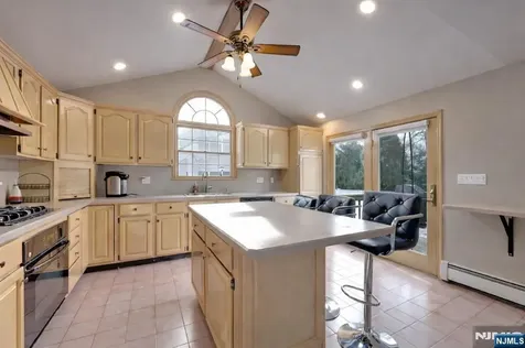119 Sussex Road Bergenfield NJ 07621