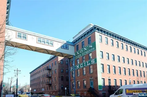 186 Wayne Street Jersey City NJ 07302