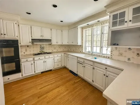 112 Oxford Place Glen Rock NJ 07452